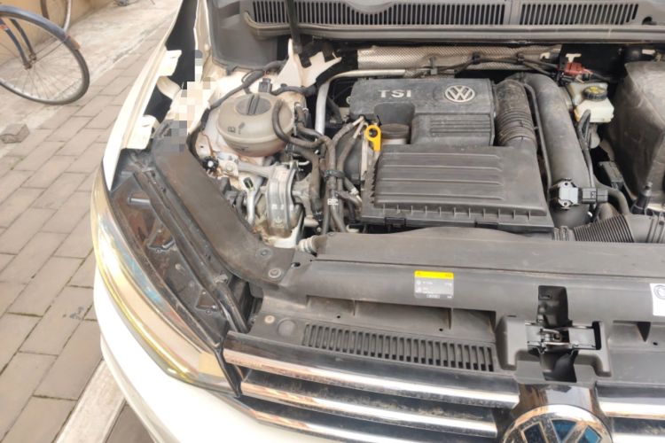 Used Volkswagen Touran 2016 Volkswagen Touran L 280TSI DSG Comfort Edition Engine Bay Right