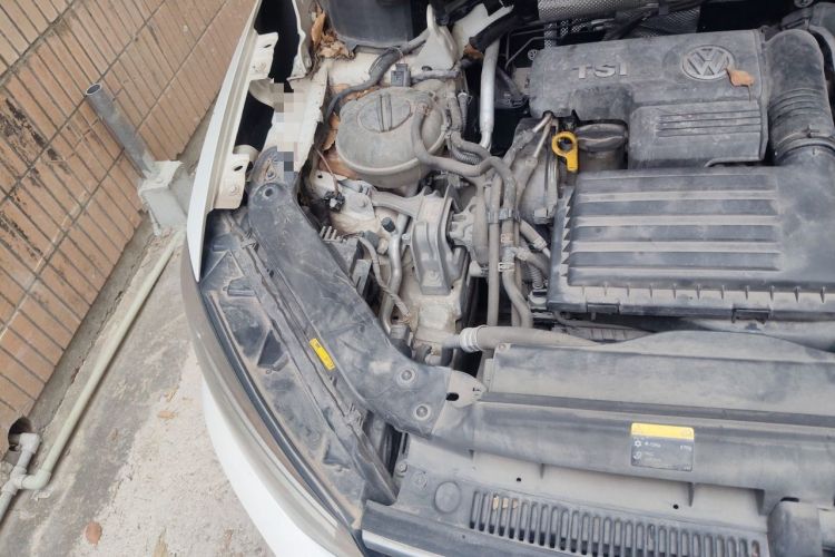 Used Volkswagen Touran 2016 Volkswagen Touran L 280TSI DSG Comfort Edition Engine Bay Right