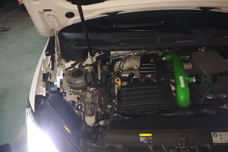 Used Volkswagen Touran 2016 Volkswagen Touran L 280TSI DSG Luxury Edition Engine Bay Right