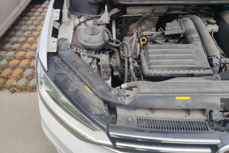 Used Volkswagen Touran 2016 Volkswagen Touran L 280TSI DSG Comfort Edition Engine Bay Right