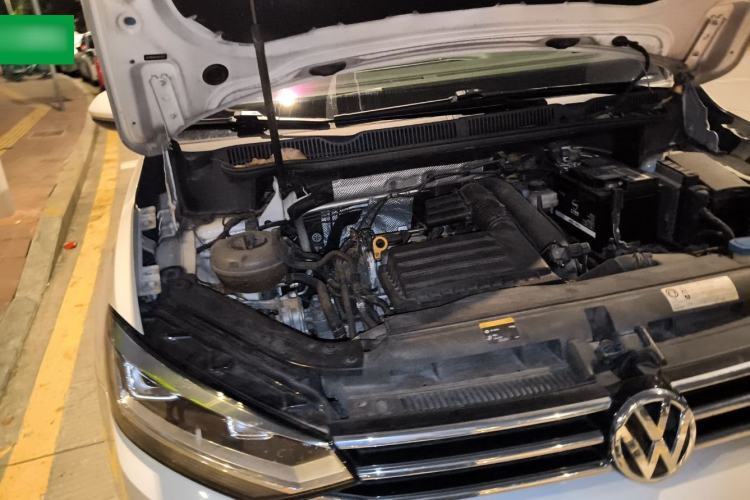Used Volkswagen Touran 2016 Volkswagen Touran L 280TSI DSG Comfort Edition Engine Bay Right