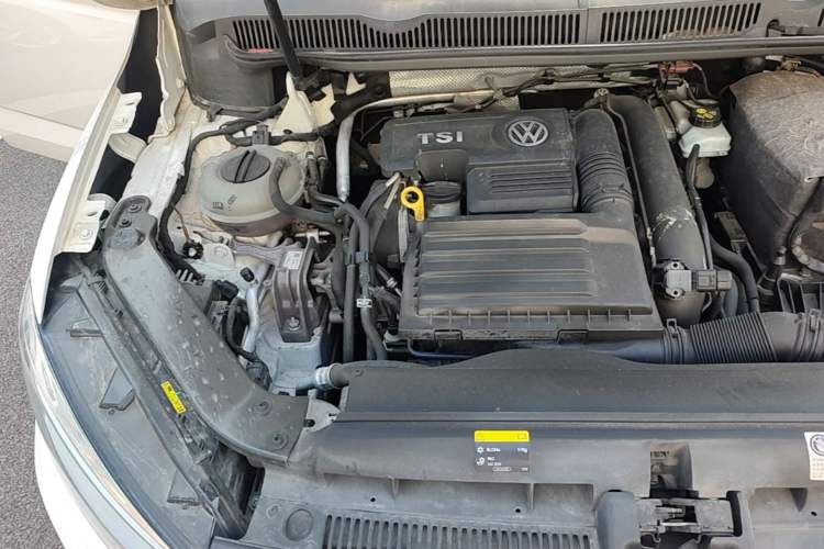 Used Volkswagen Touran 2016 Volkswagen Touran L 280TSI DSG Comfort Edition Engine Bay Right