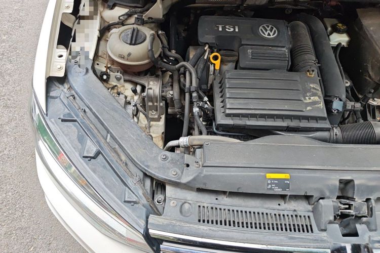 Used Volkswagen Touran 2016 Volkswagen Touran L 280TSI DSG Comfort Edition Engine Bay Right