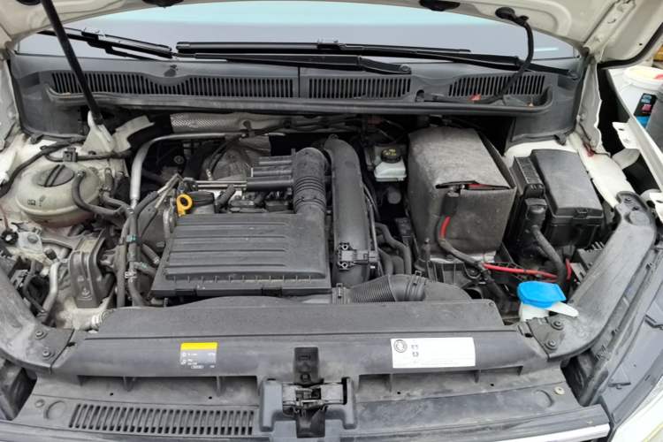 Used Volkswagen Touran 2016 Volkswagen Touran L 280TSI DSG Luxury Edition Engine Bay