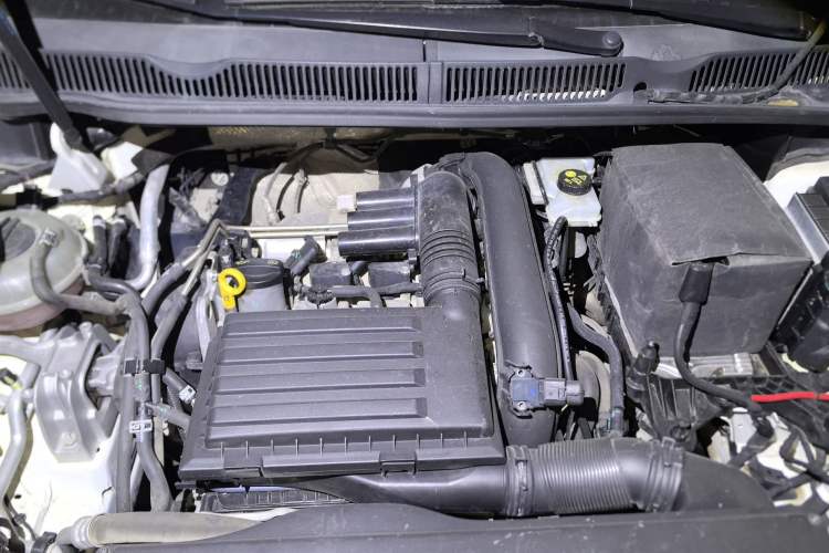 Used Volkswagen Touran 2016 Volkswagen Touran L 280TSI Manual Trend Edition Engine Bay
