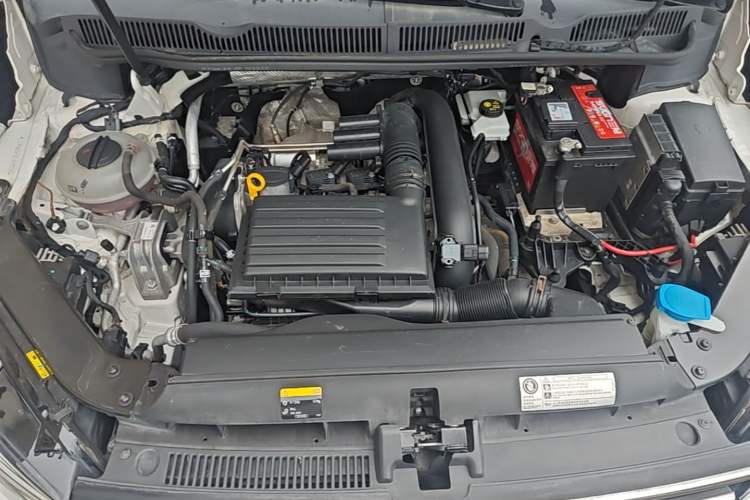 Used Volkswagen Touran 2016 Volkswagen Touran L 280TSI DSG Comfort Edition Engine Bay