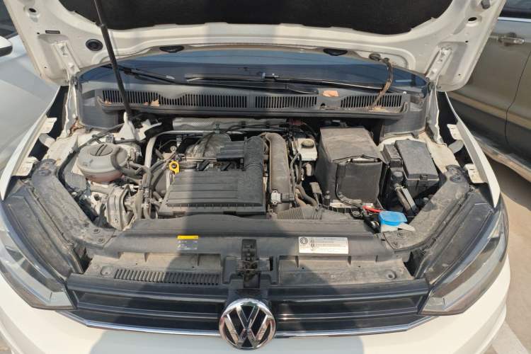 Used Volkswagen Touran 2016 Volkswagen Touran L 280TSI DSG Comfort Edition Engine Bay