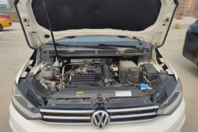 Used Volkswagen Touran 2016 Volkswagen Touran L 280TSI Manual Trend Edition Engine Bay