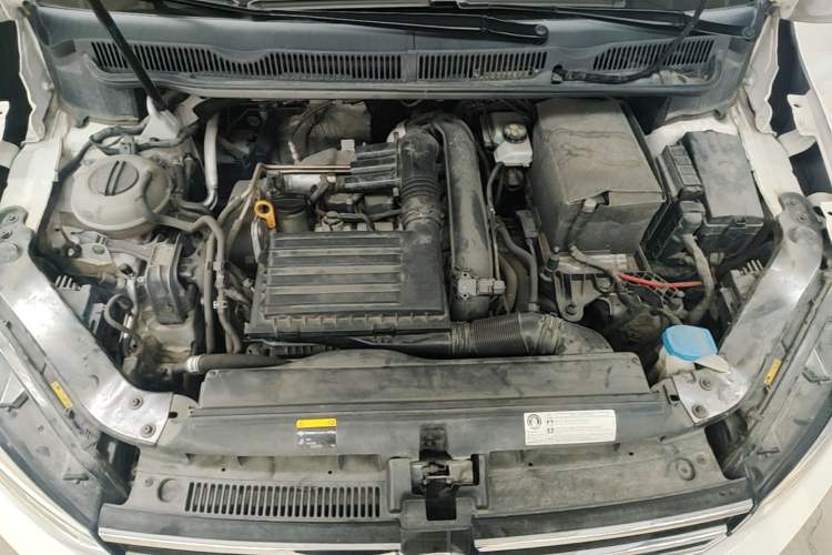 Used Volkswagen Touran 2016 Volkswagen Touran L 280TSI DSG Comfort Edition Engine Bay
