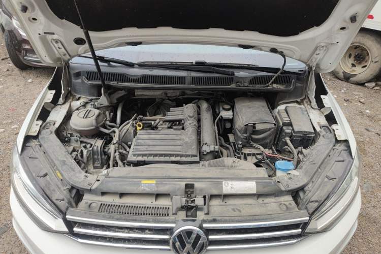 Used Volkswagen Touran 2016 Volkswagen Touran L 280TSI DSG Comfort Edition Engine Bay