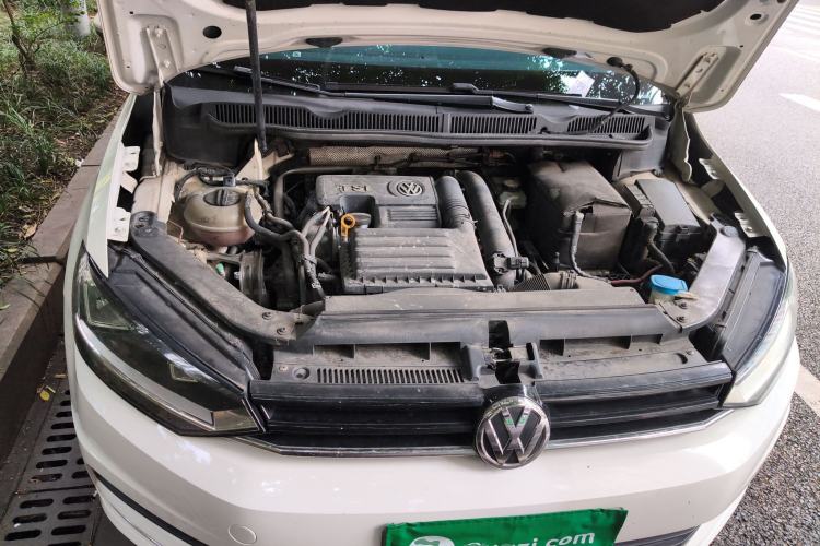 Used Volkswagen Touran 2016 Volkswagen Touran L 280TSI DSG Comfort Edition Engine Bay