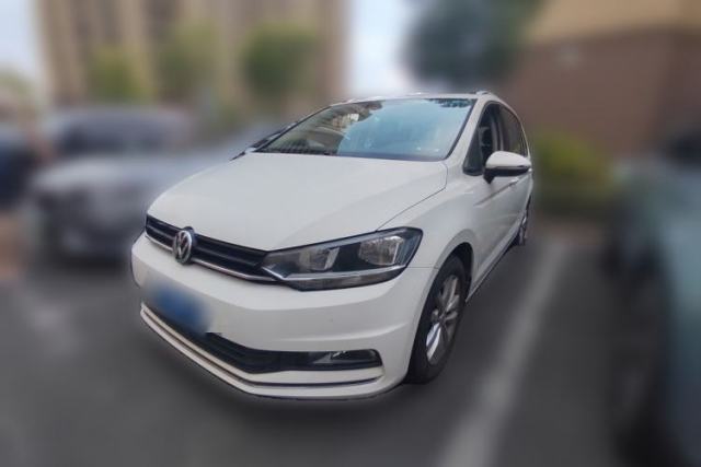 Ojetý Volkswagen Touran 2016 Volkswagen Touran L 280TSI DSG Comfort Edition