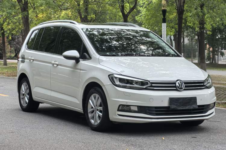 Used Volkswagen Touran 2016 Volkswagen Touran L 280TSI DSG Comfort Edition Exterior 1