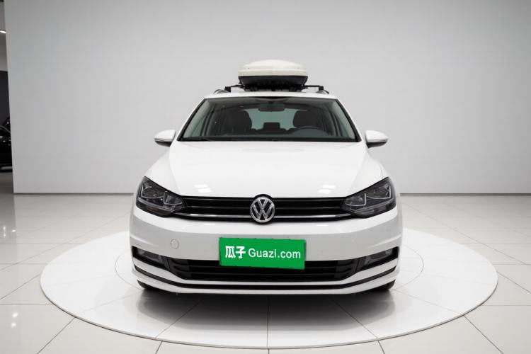 Used Volkswagen Touran 2016 Volkswagen Touran L 280TSI Manual Trend Edition Exterior 1