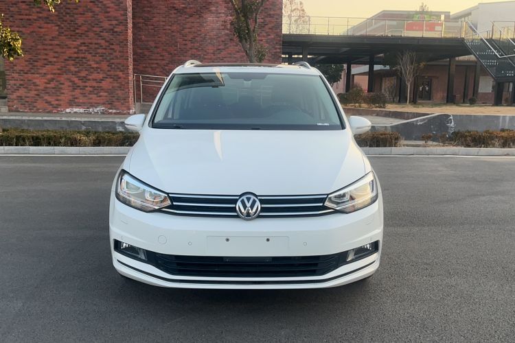 Used Volkswagen Touran 2016 Volkswagen Touran L 280TSI DSG Luxury Edition Exterior 1