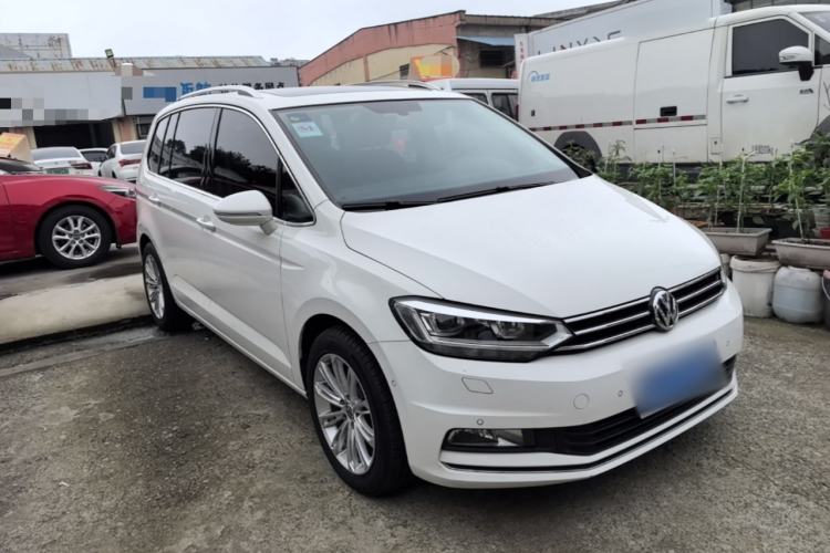 Used Volkswagen Touran 2016 Volkswagen Touran L 280TSI DSG Luxury Edition Exterior 1