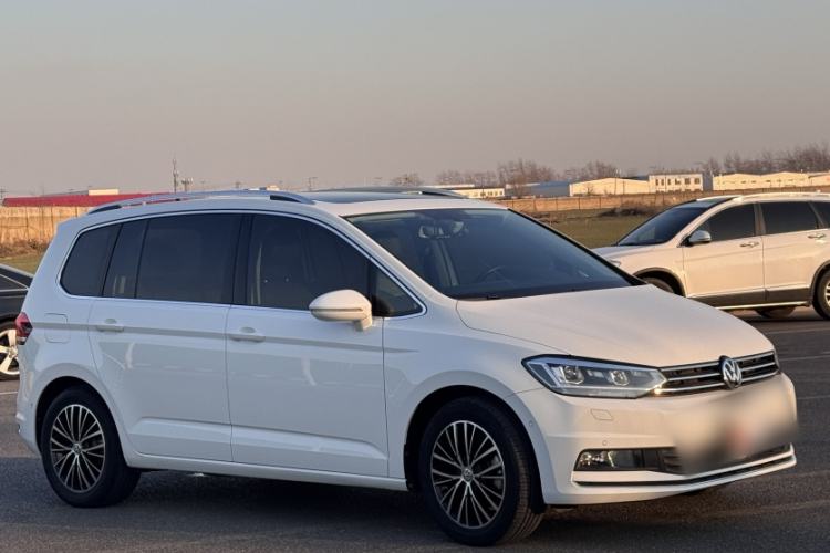 Used Volkswagen Touran 2016 Volkswagen Touran L 280TSI DSG Luxury Edition Exterior 12