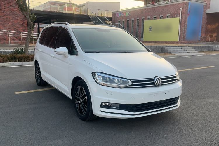 Used Volkswagen Touran 2016 Volkswagen Touran L 280TSI DSG Luxury Edition Exterior 2