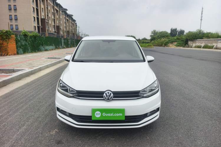 Used Volkswagen Touran 2016 Volkswagen Touran L 280TSI Manual Trend Edition Exterior 2