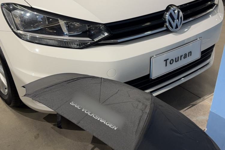Used Volkswagen Touran 2016 Volkswagen Touran L 280TSI Manual Trend Edition Exterior 3