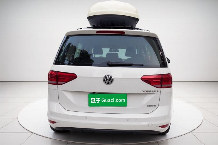 Used Volkswagen Touran 2016 Volkswagen Touran L 280TSI Manual Trend Edition Exterior 4