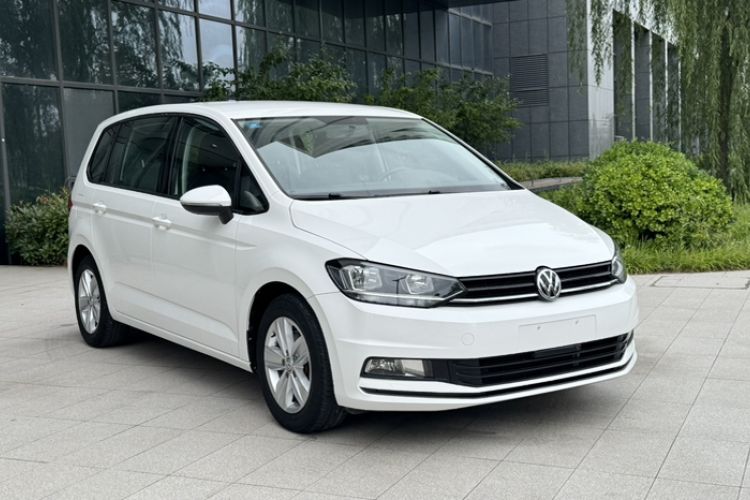 Used Volkswagen Touran 2016 Volkswagen Touran L 280TSI Manual Trend Edition Exterior 4