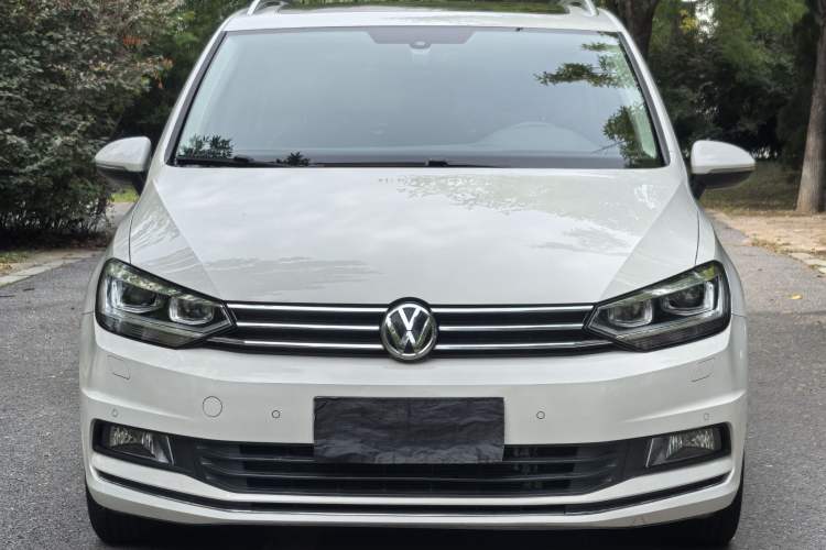 Used Volkswagen Touran 2016 Volkswagen Touran L 280TSI DSG Comfort Edition Exterior 5