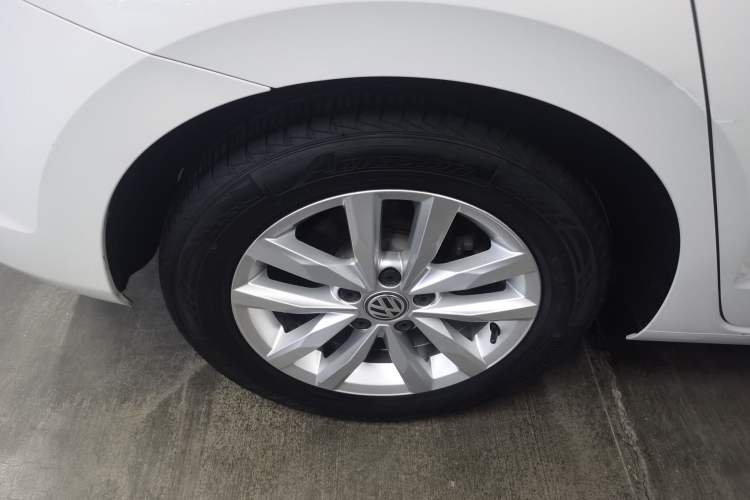 Used Volkswagen Touran 2016 Volkswagen Touran L 280TSI DSG Comfort Edition Exterior 5