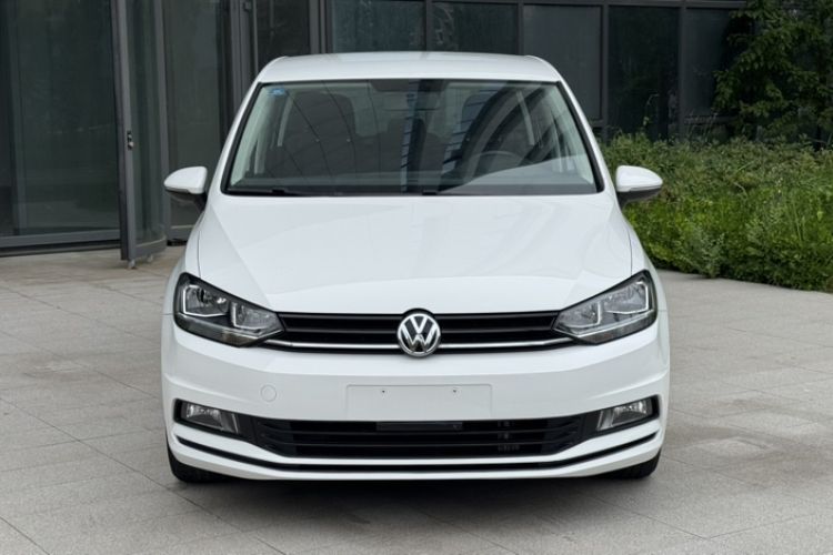 Used Volkswagen Touran 2016 Volkswagen Touran L 280TSI Manual Trend Edition Exterior 6