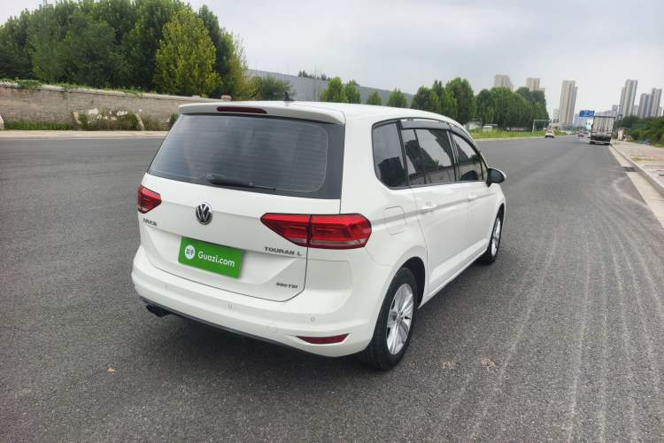 Used Volkswagen Touran 2016 Volkswagen Touran L 280TSI Manual Trend Edition Exterior 8