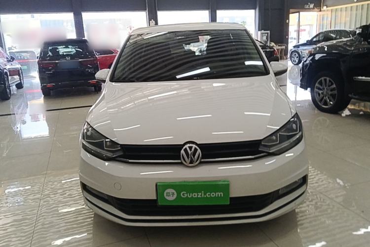 Used Volkswagen Touran 2016 Volkswagen Touran L 280TSI Manual Trend Edition Front