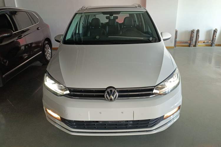 Used Volkswagen Touran 2016 Volkswagen Touran L 280TSI DSG Comfort Edition Front