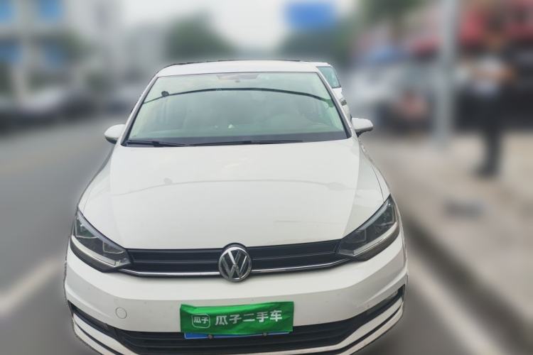 Used Volkswagen Touran 2016 Volkswagen Touran L 280TSI Manual Trend Edition Front