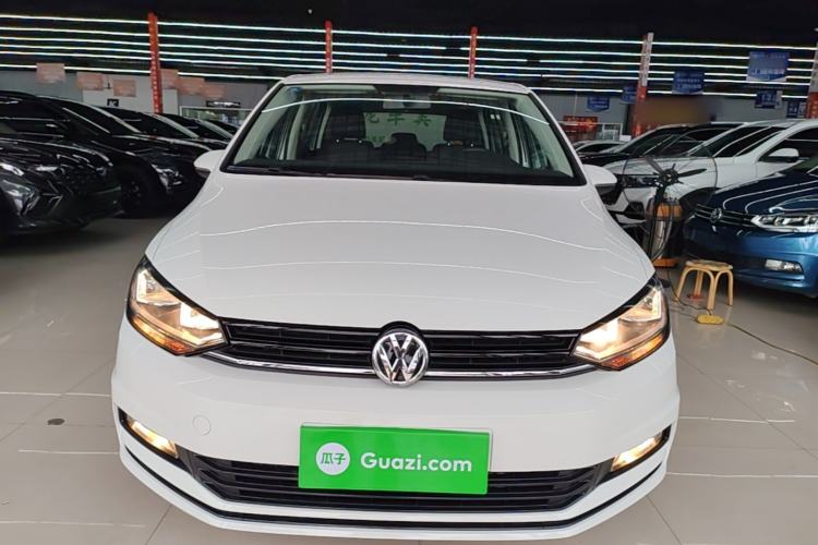 Used Volkswagen Touran 2016 Volkswagen Touran L 280TSI Manual Trend Edition Front