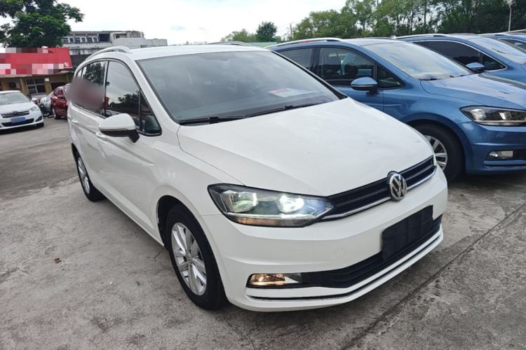 Used Volkswagen Touran 2016 Volkswagen Touran L 280TSI DSG Comfort Edition Front Right 45 Deg