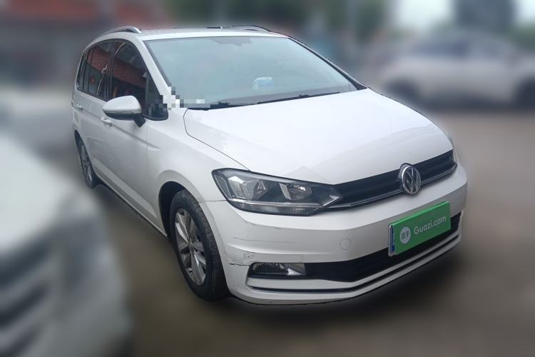 Used Volkswagen Touran 2016 Volkswagen Touran L 280TSI DSG Comfort Edition Front Right 45 Deg