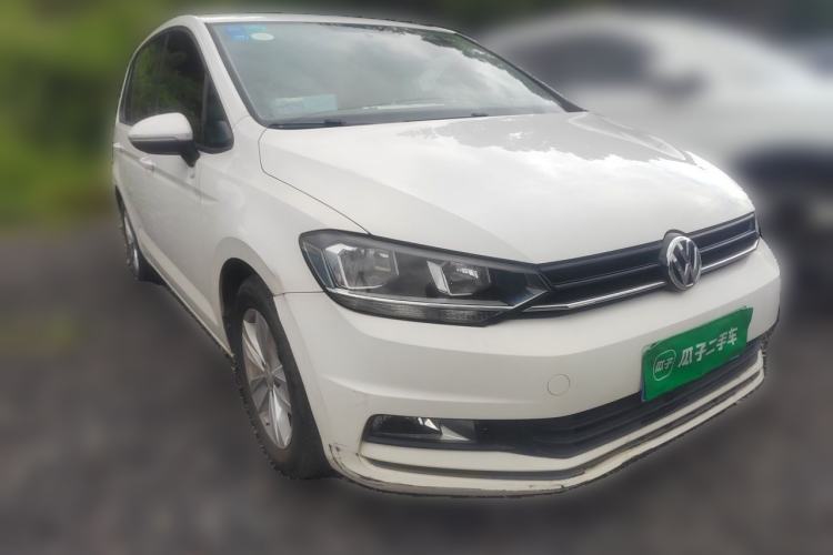 Used Volkswagen Touran 2016 Volkswagen Touran L 280TSI Manual Trend Edition Front Right 45 Deg