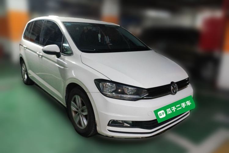 Used Volkswagen Touran 2016 Touran L 280TSI DSG Style Edition Front Right 45 Deg