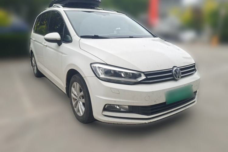 Used Volkswagen Touran 2016 Volkswagen Touran L 280TSI DSG Comfort Edition Front Right 45 Deg