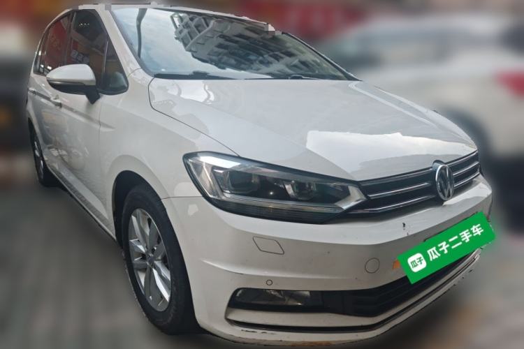 Used Volkswagen Touran 2016 Volkswagen Touran L 280TSI DSG Comfort Edition Front Right 45 Deg