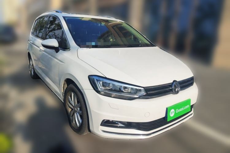 Used Volkswagen Touran 2016 Volkswagen Touran L 280TSI DSG Comfort Edition Front Right 45 Deg