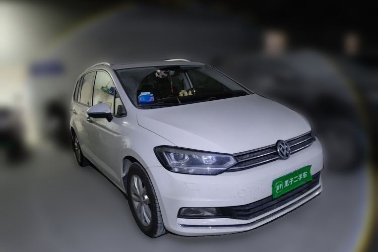 Used Volkswagen Touran 2016 Volkswagen Touran L 280TSI DSG Comfort Edition Front Right 45 Deg