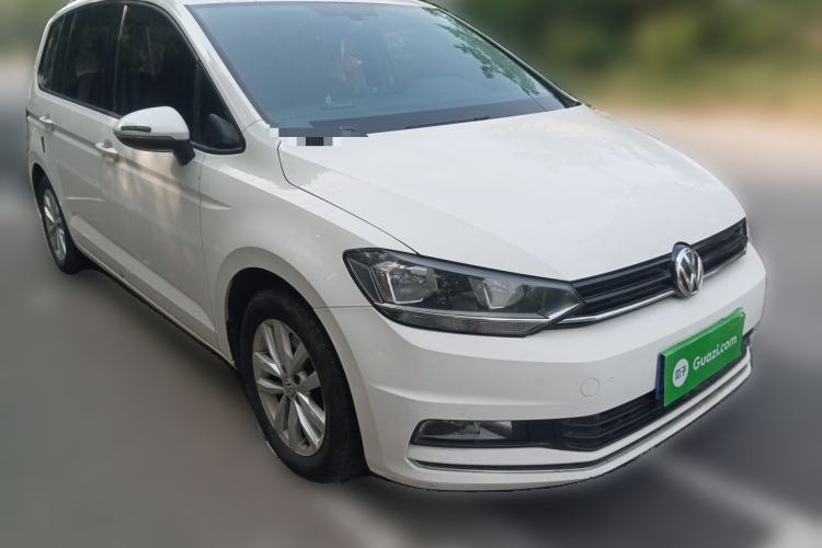 Used Volkswagen Touran 2016 Volkswagen Touran L 280TSI DSG Comfort Edition Front Right 45 Deg