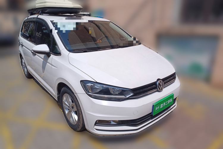 Used Volkswagen Touran 2016 Volkswagen Touran L 280TSI Manual Trend Edition Front Right 45 Deg