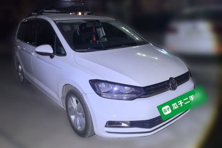 Used Volkswagen Touran 2016 Volkswagen Touran L 280TSI Manual Trend Edition Front Right 45 Deg