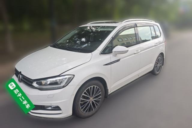 Ojetý Volkswagen Touran 2016 Volkswagen Touran L 280TSI DSG Luxury Edition