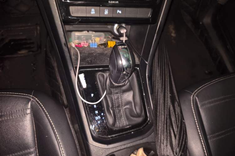 Used Volkswagen Touran 2016 Volkswagen Touran L 280TSI DSG Comfort Edition Gear Lever