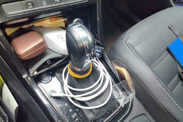 Used Volkswagen Touran 2016 Volkswagen Touran L 330TSI DSG Luxury Edition Gear Lever