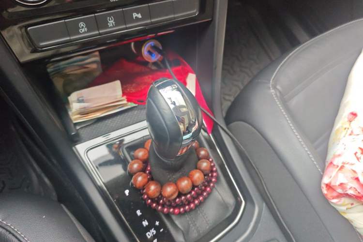 Used Volkswagen Touran 2016 Volkswagen Touran L 280TSI DSG Comfort Edition Gear Lever