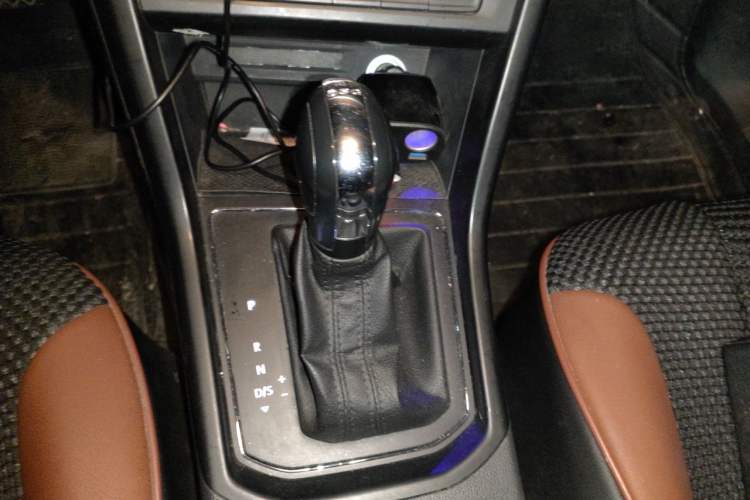 Used Volkswagen Touran 2016 Touran L 280TSI DSG Style Edition Gear Lever